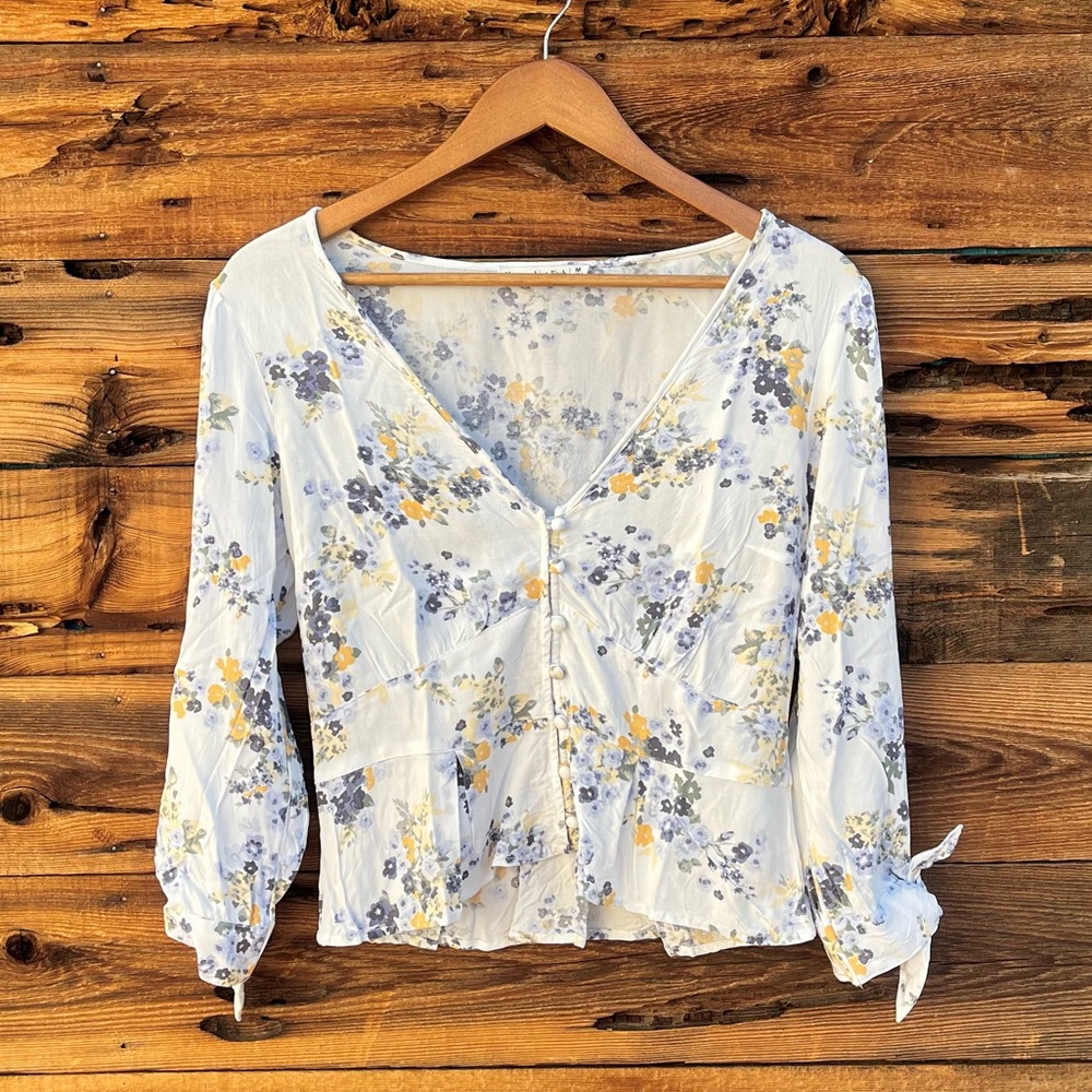 ABERCROMBIE & FITCH | Floral White V-Neck 3/4 Sleeve Button Blouse M